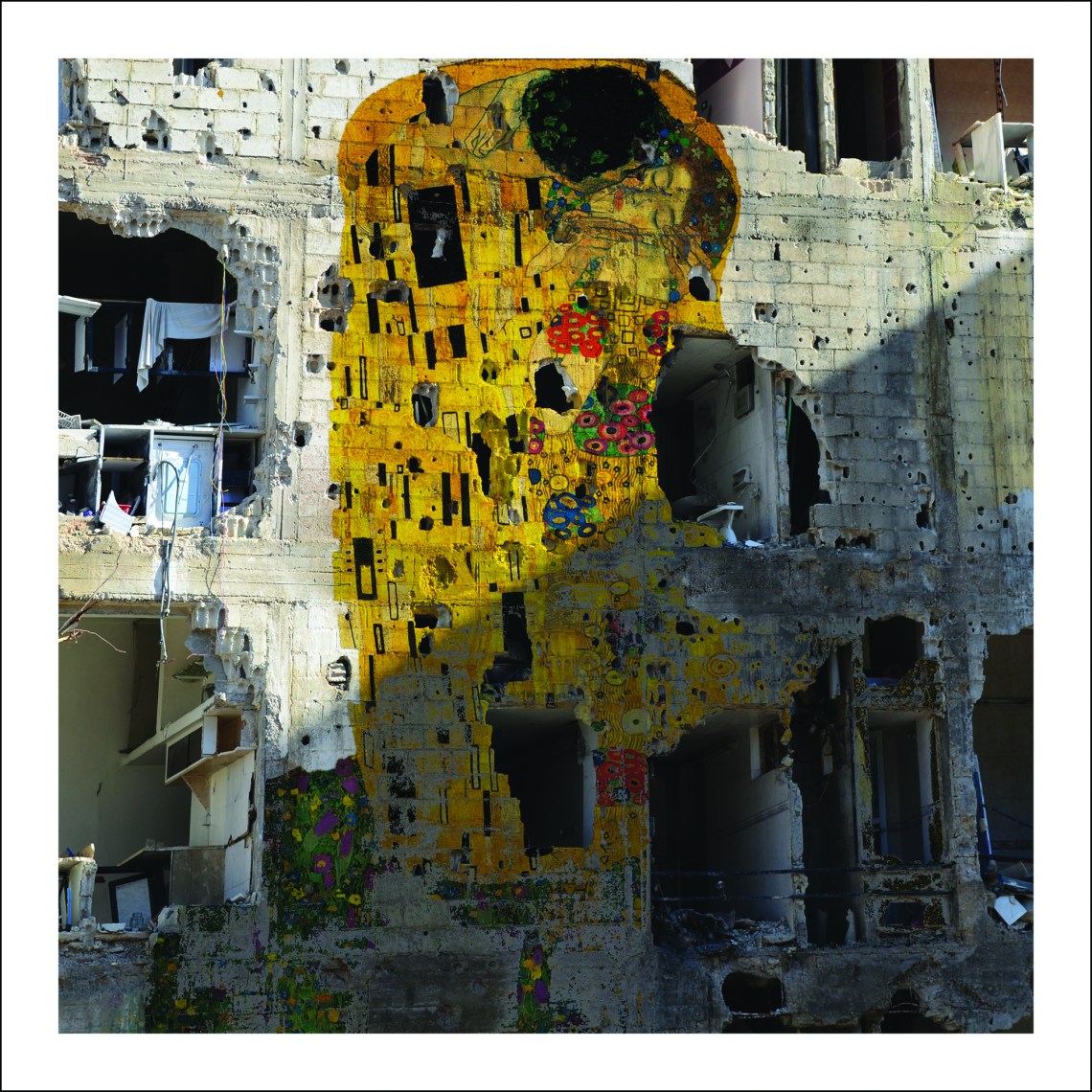 Tammam_Azzam_Syrian_Museum___Gustav_Klimts_The_Kiss_Freedom_Graffiti_