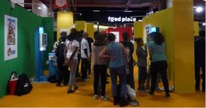 Rassemblement autour de Just Dance 2015 (petit, face à celui du stand Ubisoft!) 